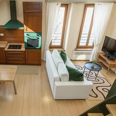 Old Town Penthouse With Castle Views * Praga
