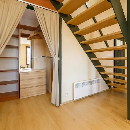 Old Town Penthouse With Castle Views * 프라하