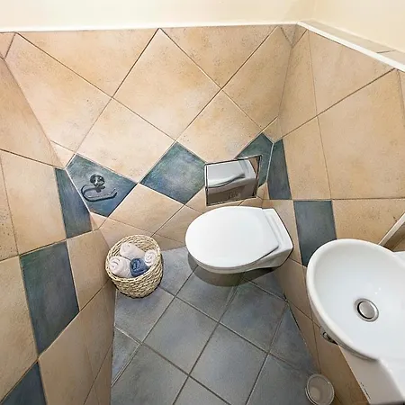 Old Town Penthouse With Castle Views Praga